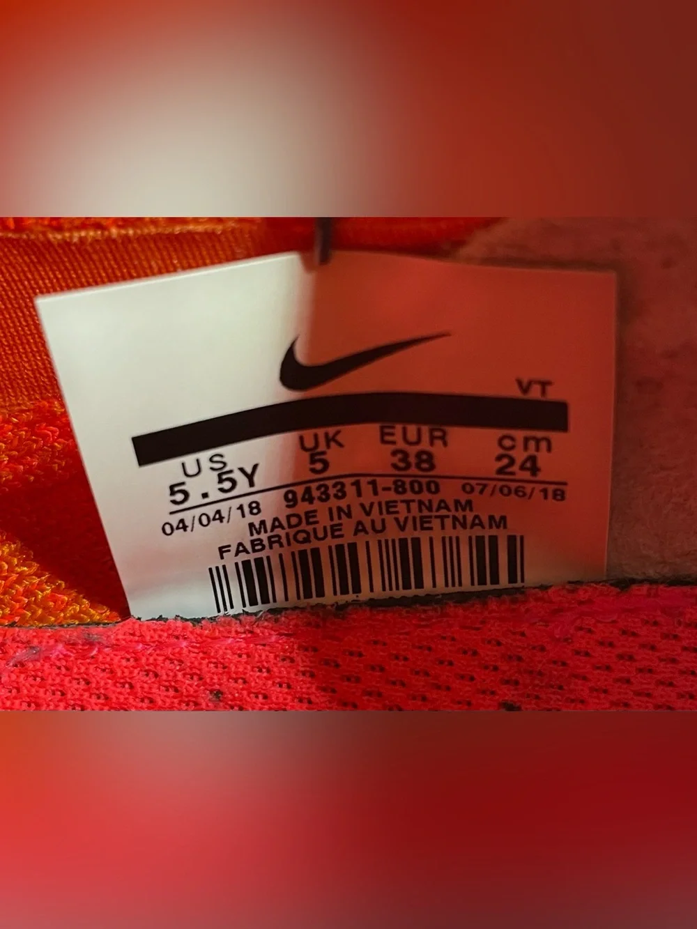 Nike Epic React Flyknit Youth Size 5.5Y Womens 7 Orange Black Running 943311-800